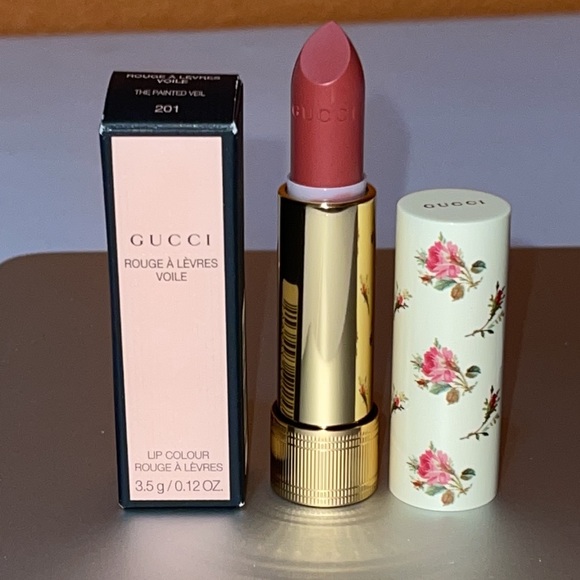 𝙶𝚞𝚌𝚌𝚒 𝚛𝚘𝚞𝚐𝚎𝙰̀ 𝙻𝚎̀𝚟𝚛𝚎𝚜 𝚟𝚘𝚒𝚕𝚎 𝚕𝚒𝚙 𝚌𝚘𝚕𝚘𝚞𝚛 - Picture 3 of 6